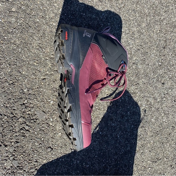 Women’s Salomon Outward GTX Waterproof Hiking Boot - Picture 6 of 13